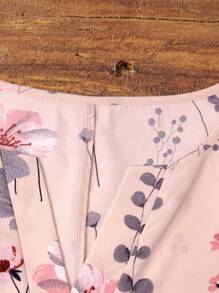 Linhara Random Geometric Print V-Neck Batwing Sleeve Shirt