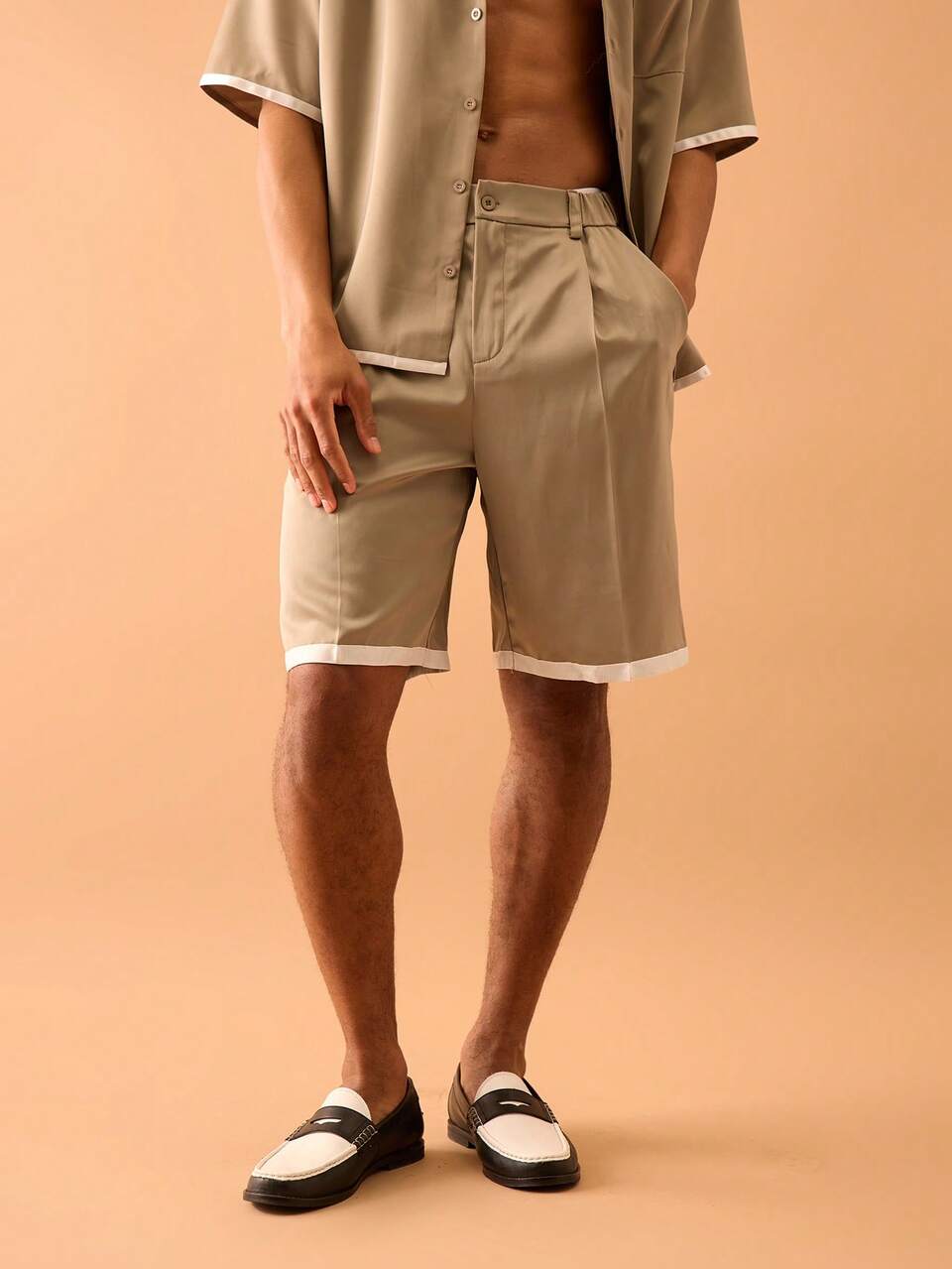 Shorts com Detalhe de Pregas e Acabamento em Contraste de Cetim, Estilo de Rua Inteligente Apenas para Verão, Férias