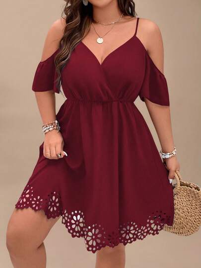 Rometta 大码女式时尚纯色镂空吊带连衣裙，适合圣诞节勃艮第色女装