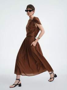 Aalyst Completo da donna elegante, in stile francese semplice e di fascia alta, adatto per l'ufficio e il tempo libero, composto da una camicia senza maniche in tessuto semi-trasparente viscosa-simile con fiocco asimmetrico e una gonna lunga plissettata in vita alta con tasche, per la primavera/estate