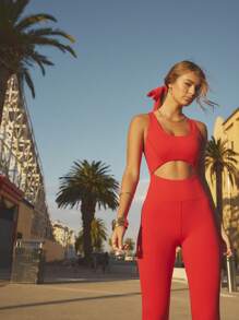 Aralina 纯色镂空圆领夏季紧身无袖运动连体裤 - 酒紅色 - 查看 7