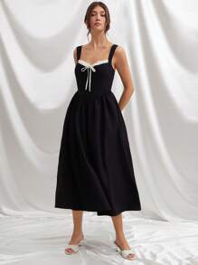 L'Amorae 女士撞色细节修身喇叭中长连衣裙 - 黑與白 - 查看 3