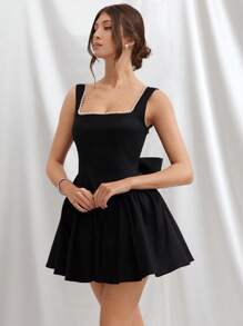 L'Amorae 女士塔夫绸珍珠装饰方形领口低圆领后背修身喇叭形蝴蝶结细节优雅迷你连衣裙 - 黑色 - 查看 5