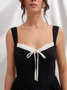 L'Amorae 女士撞色细节修身喇叭中长连衣裙 - 黑與白 - 查看 2