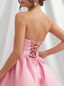 L'Amorae 女士露肩束身迷你修身喇叭裙，背部系带细节