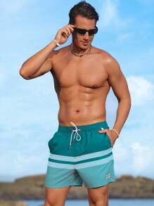 Manfinity Men Loose Striped Beach Shorts In Vacation Style Milk Silk Lining, Hawaiian