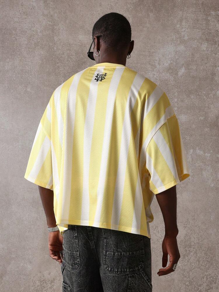 Retro Mesh-T-Shirt mit gestreiften Zahlen