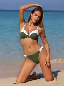 SHEIN Swim 2pcs Soft Padded Underwired Removable Rhinestone Embellished Simple & Elegant Green & White Bikini Swimsuit Set For Vacation For Summer - Green - View 1