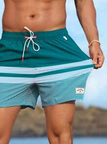 Manfinity Men Loose Striped Beach Shorts In Vacation Style Milk Silk Lining, Hawaiian