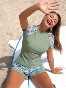 Swim SPRTY 女式花卉印花短袖比基尼上衣和短裤套装 - 彩色 - 查看 3