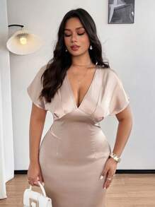 SHEIN Clasi Váy satin cổ chữ V cỡ lớn tôn dáng, phù hợp mặc mùa hè - Màu be - Xem 1