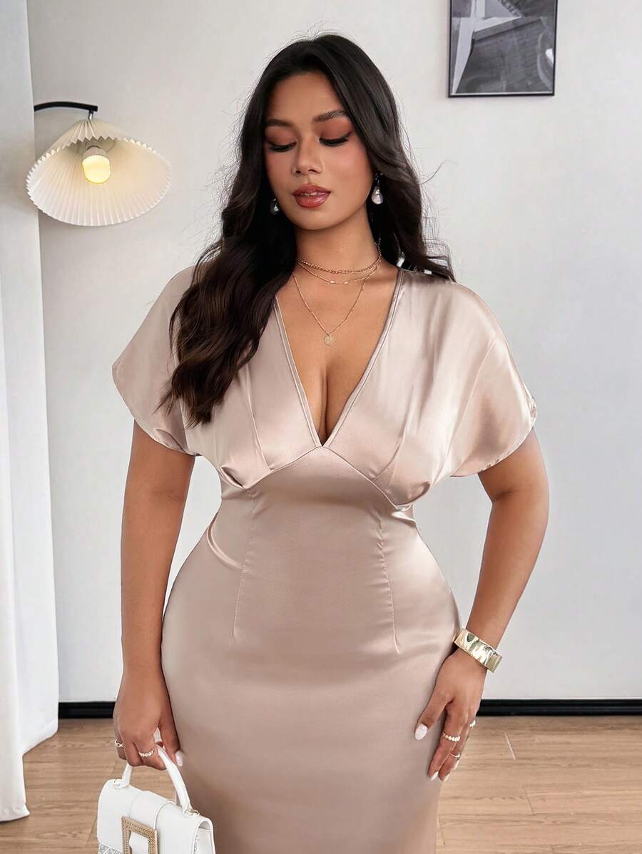 SHEIN Clasi Váy satin cổ chữ V cỡ lớn tôn dáng, phù hợp mặc mùa hè - Màu be - Xem 1