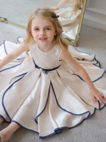 SHEIN Young Girl Sleeveless Fancy White Floral Print Black Trim Hem Dress, Suitable For Party And Performance - Black and White - View 4