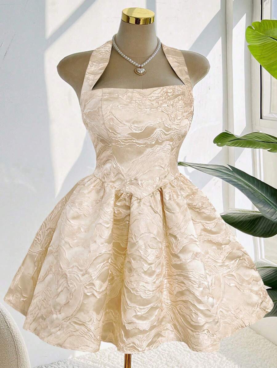 Chiquease Đầm ngắn hở lưng 3D Jacquard trơn màu thanh lịch - Màu be - Xem 1