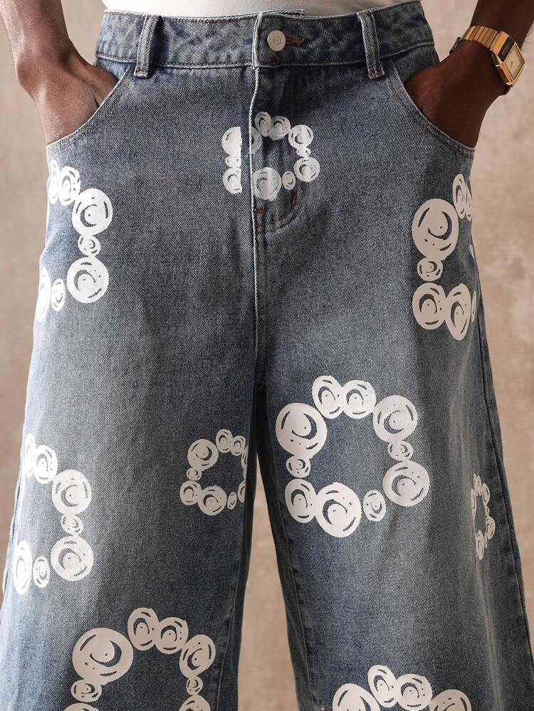 Pantalones cortos vaqueros holgados de corte ancho para hombre con estampado de círculos por debajo de la rodilla
