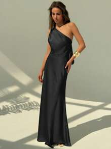 Aloruh Sexy & Elegant Solid Color Backless Dress - Black - View 3