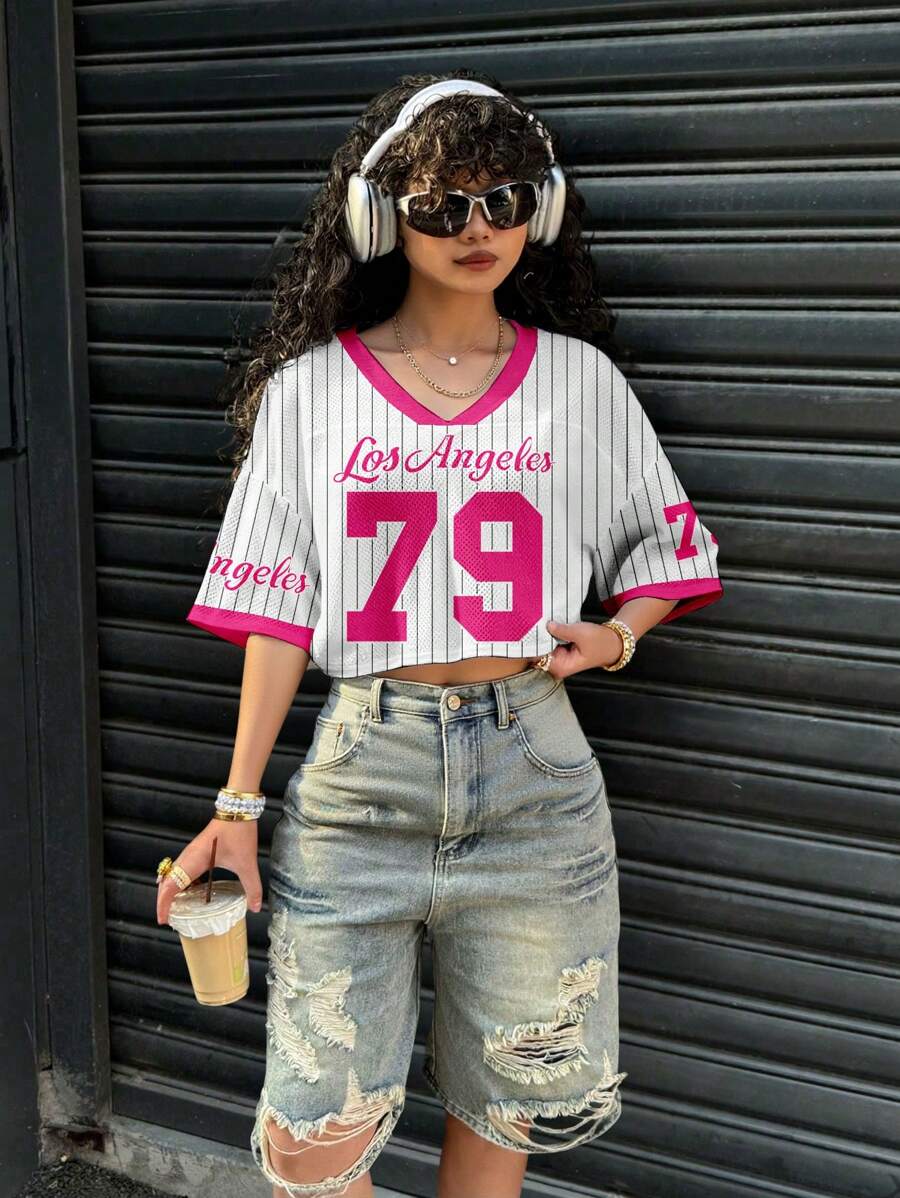 SHEIN EZwear 女士休闲V领宽松短款5/7袖网眼T恤，适合夏季运动街头风格，数字79条纹印花 - 彩色 - 查看 1