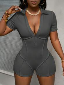 Slaydiva Salopetă de vară nouă, salopetă scurtă, pentru festivaluri de muzică de Paște, absolvire, casual, ținute zilnice, asortate, versatilă, pentru timpul liber, croazieră, călătorii, plajă, plajă, casual, streetwear, salopetă pentru femei, guler polo, material texturat, body cu mânecă scurtă, salopete pentru femei, salopete curbate