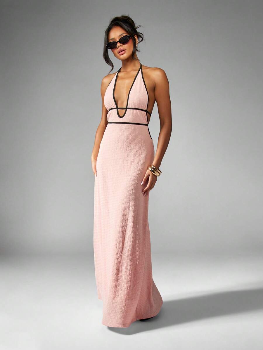 MISSGUIDED Elegant Halter Neck Empire Waist Maxi DressMISSGUIDED