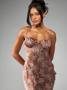 MISSGUIDED Robe de soirée maxi élégante en satin à fleurs minimalistes, taille empire, décolleté cœur, longueur de plancher, pour occasions spéciales et bals - Tabac - Voir 3