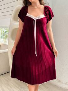 SHEIN Contrast Color Lace Patchwork Square Neck Cap Sleeve Loose Plus Size Long Nightgown - Burgundy - View 1