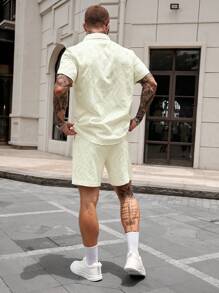 Manfinity CasualCool Men's Wheat Jacquard Casual Holiday Short Sleeve Shirt Set Men 2 Pieces Summer Outfits Loose Summer Two Pieces Set For Men Men 2 Pieces Outfits Short Set Two Pieces Summer Set Men - White - View 2