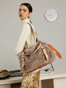 SHECARRY 女士时尚蓬松拼布通勤手提包，新款毛皮钱包