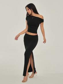 SHEIN PETITE Petite 女士露肩不对称褶皱上衣 + 低腰褶皱高开衩纯色夏季套装 - 黑色 - 查看 5