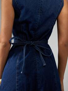MISSGUIDED Sleeveless Denim Mini Dress Back Tie Waist Detail Statement Fashion Fitted Shift Style Chic Modern Spring Casual Day Wear