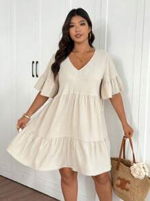 SHEIN Frenchy 大码休闲 V 领荷叶边分层 A 字罩衫连衣裙 - 杏色 - 查看 6