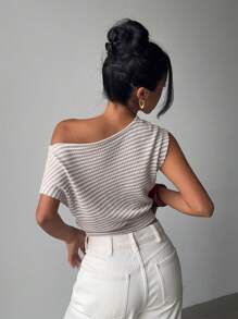 Aloruh Neue modische asymmetrische Schulterspitze Gestreiftes Top mit asymmetrischem Saum, Lässig & Vielseitig, figurschmeichelndes Design in Apricot