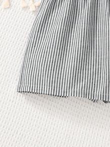 SHEIN Tween 女童梭织条纹印花纽扣装饰宽松休闲短裤，运动休闲