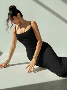 Firerie 春夏新款优雅浪漫约会杏色吊带背心垂坠领收腰纹理面料开衩长裙，适合情人节和婚礼季节 - 黑色 - 查看 6