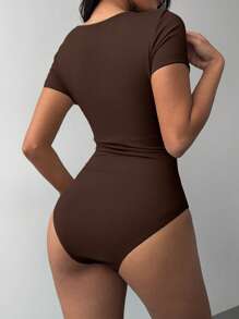 SHEIN BASICS 休閒素色V領短袖修身女款連身衣 夏季女裝套裝 - 棕色 - 查看 3