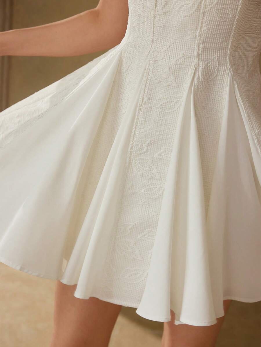 MOTF PREMIUM 花卉刺绣喇叭连衣裙 - 白色 - 查看 2