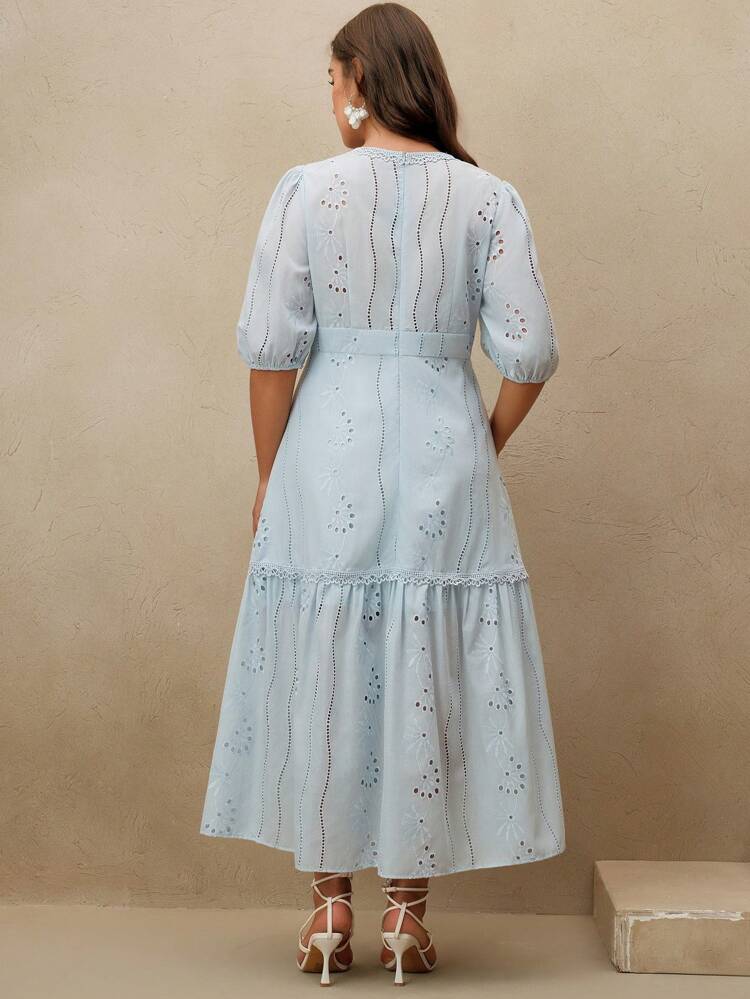 Summer New Design V-Neck Hollow Out Embroidery Solid Color Puff Sleeve Plus Size Dress