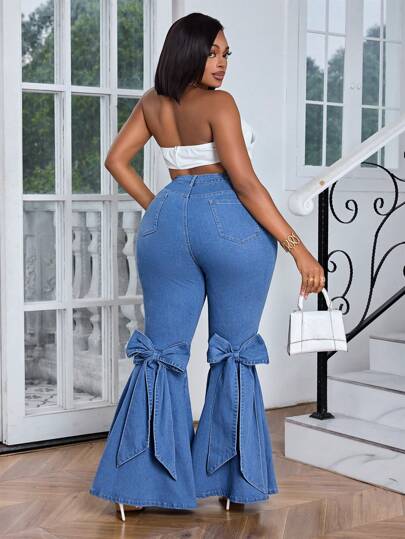 Slaydiva Pantalones vaqueros acampanados de tela elástica con decoración de lazo para mujer talla grande, pantalones vaqueros acampanados ajustados
