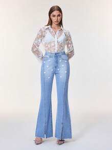 SHEIN BAE Jeans de mezclilla casual de mujer con diseño floral realzado y corte acampanado - Azul - Ver 5