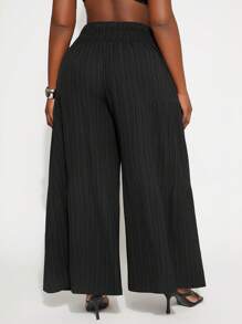 SHEIN SXY Pantalones anchos de pierna ancha de primavera y verano elegantes y sexy para mujer de talla grande, de unicolor, con cintura elástica multicapa dividida y cinturón incorporado, adecuado para uso diario - Negro - Ver 2