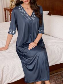 女士优雅活页叶图案V领睡袍，Moo Moo - 霧霾藍 - 查看 3