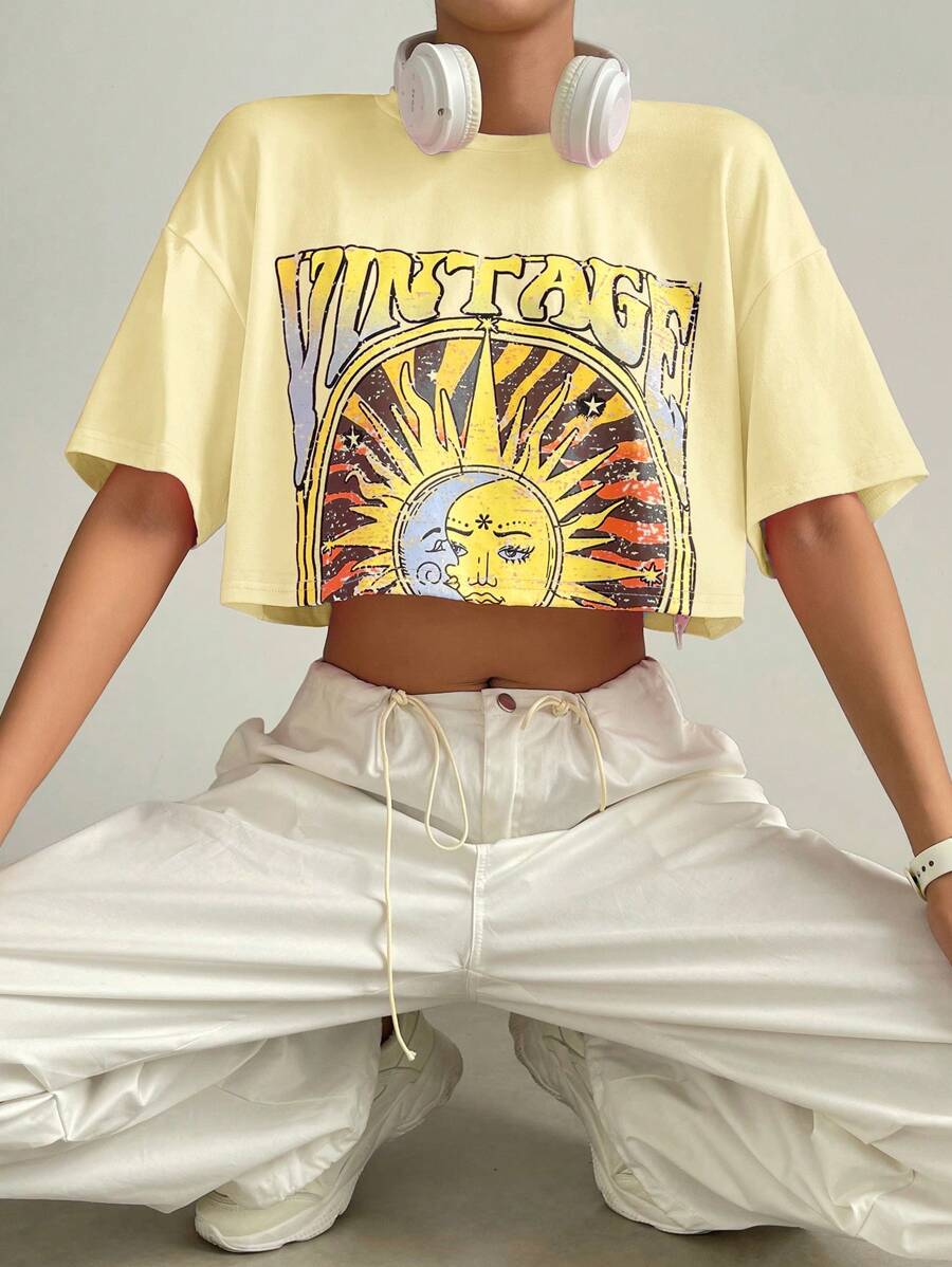 SHEIN EZwear 女式黄色字母和太阳脸印花短袖休闲T恤,夏季度假上衣 - 黃色 - 查看 1