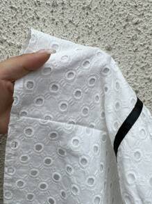 Sunnyshic Blusa de mujer con mangas farol, abertura en frente y aplicación de encaje y moño - Blanco - Ver 7