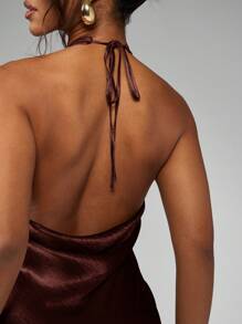 MISSGUIDED Metallic Halter Neck Mini Dress Holiday Party Formal Evening Special Occasion Satin High Neck Backless New Years Wedding Guest - Burgundy - View 5