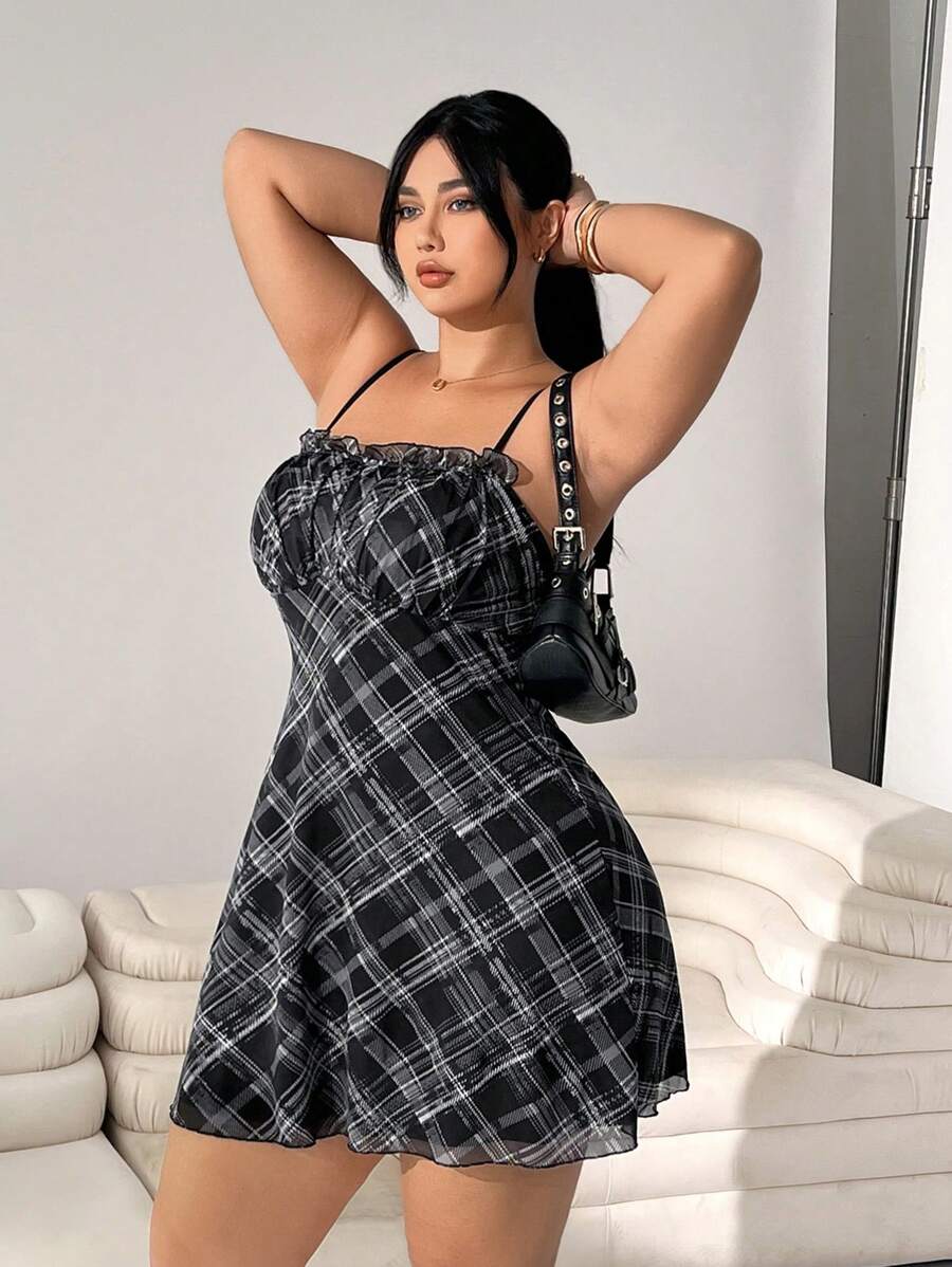 Solflare Vestido de verano talla grande con estampado geométrico de malla tejida y volantes en la parte superior