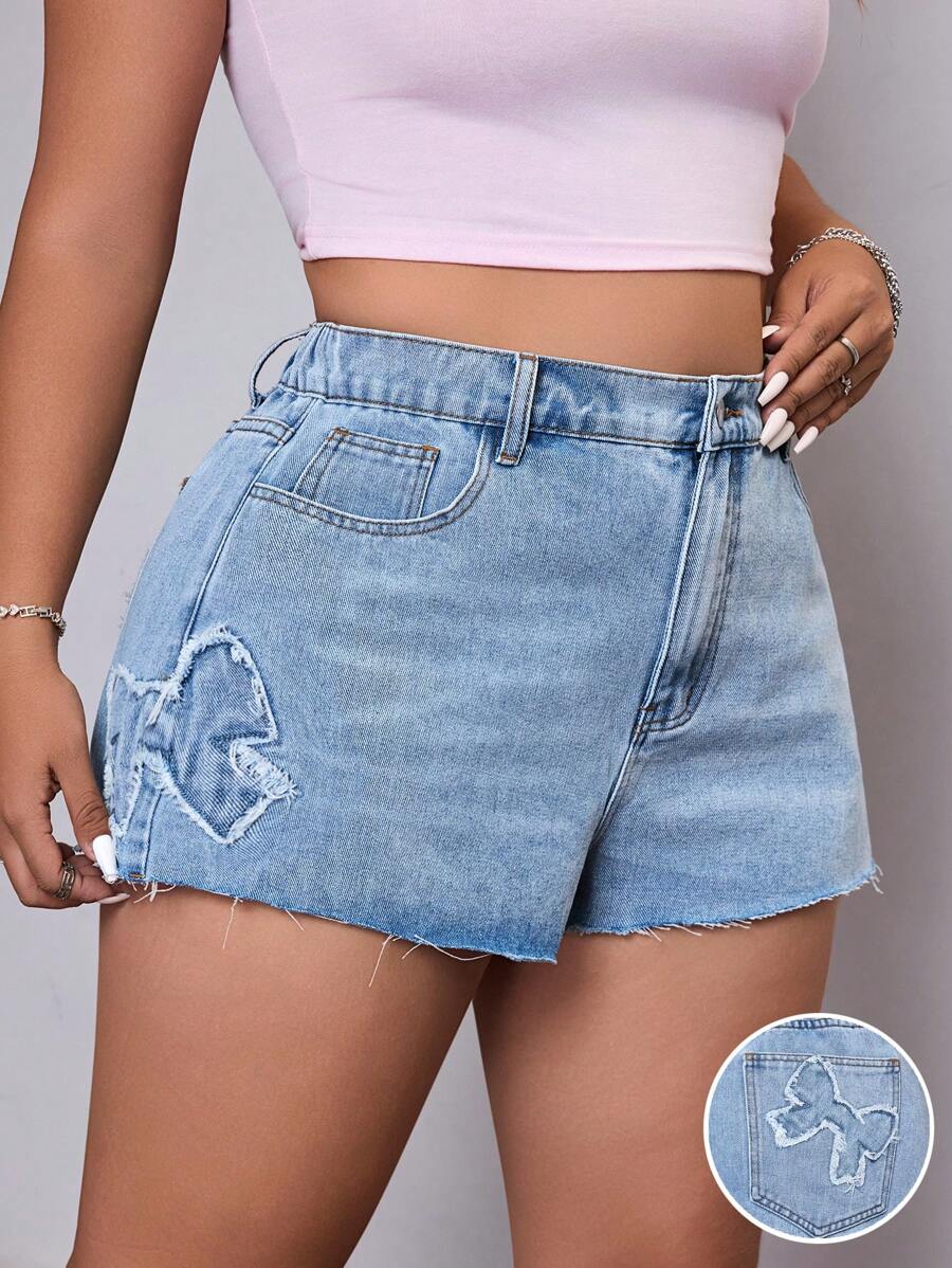 SHEIN EZwear 大码女式夏季淡蓝色磨边蝴蝶刺绣牛仔短裤 - 淺色水洗藍 - 查看 1