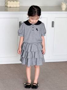 SHEIN 年轻女孩灰色刺绣 Polo 衫和蛋糕裙，适合休闲和日常穿着以及学校日常、学院风格、返校 - 灰色 - 查看 4