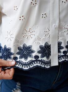 SHEIN VCAY Plus Size Women's Leisure Shirt With Embroidery And Floral Print, Casual Single-Breasted - White - View 5