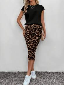 SHEIN LUNE Batwing Sleeve Tee & Leopard Print Skirt - Multicolor - View 4