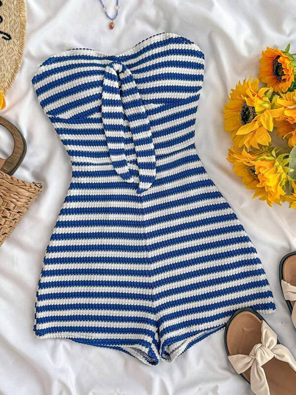 SHEIN Mono de punto con cuello de halter y lazo para adolescentes, de tela de punto arrugada en rayas azul y blanco, adecuado para vacaciones, fiesta de San Valentín, para usar como ropa interior o exterior