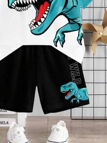 SHEIN Leap Crew 2 件套年轻男孩休闲简约圆领短袖上衣和短裤套装，适合夏季